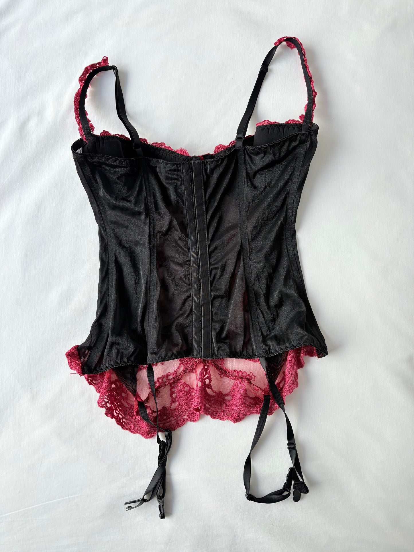 00’s Ruby red lace corset | Size 10B