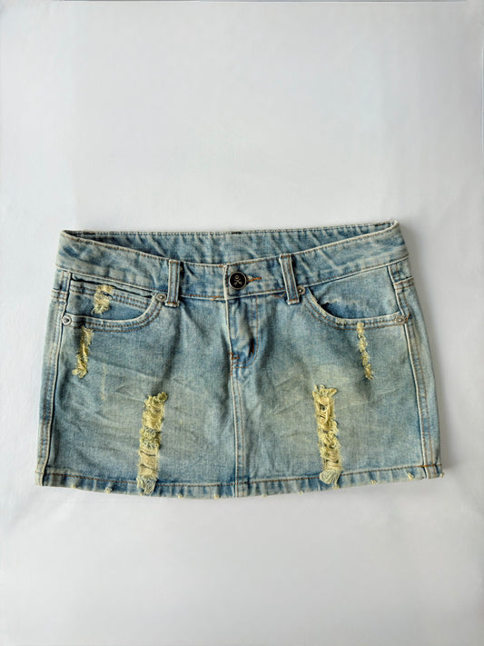 00’s Light wash distressed skirt | Size 12