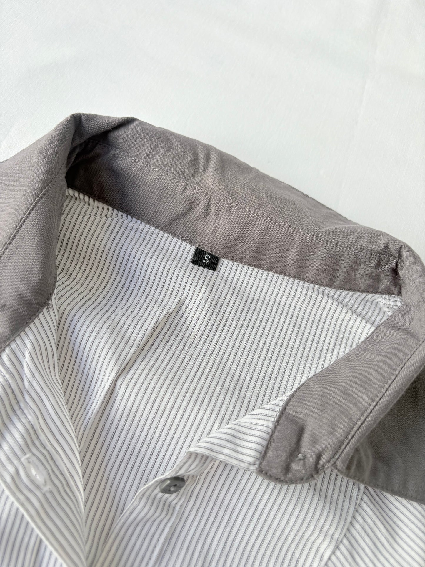 00’s Grey pinstripe cinched shirt | Size 8