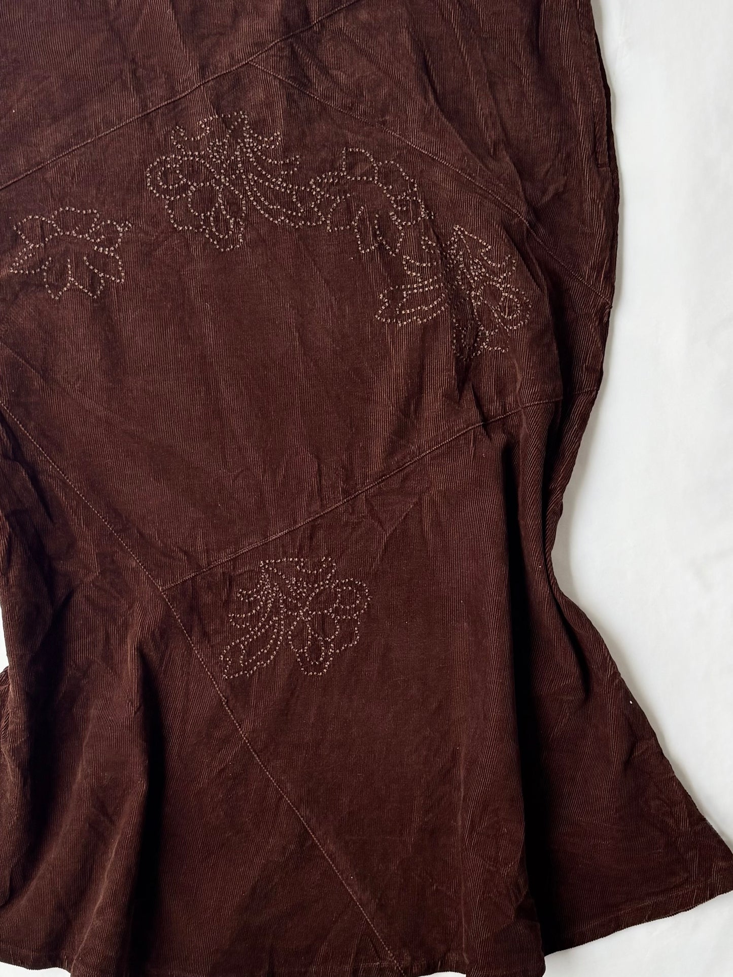 00’s Corduroy embroidered midi skirt | Size 14