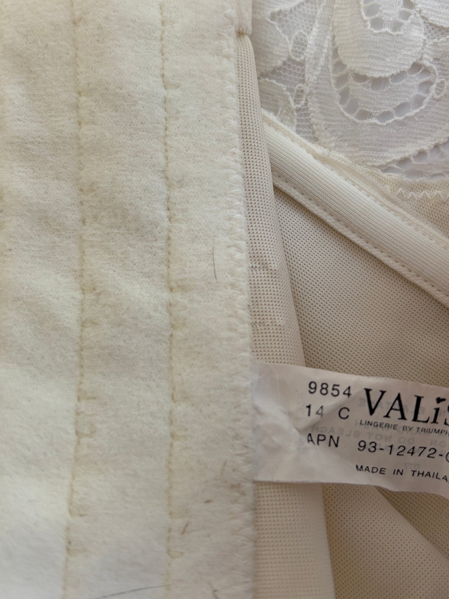 90’s Cream lace corset | Size 14C