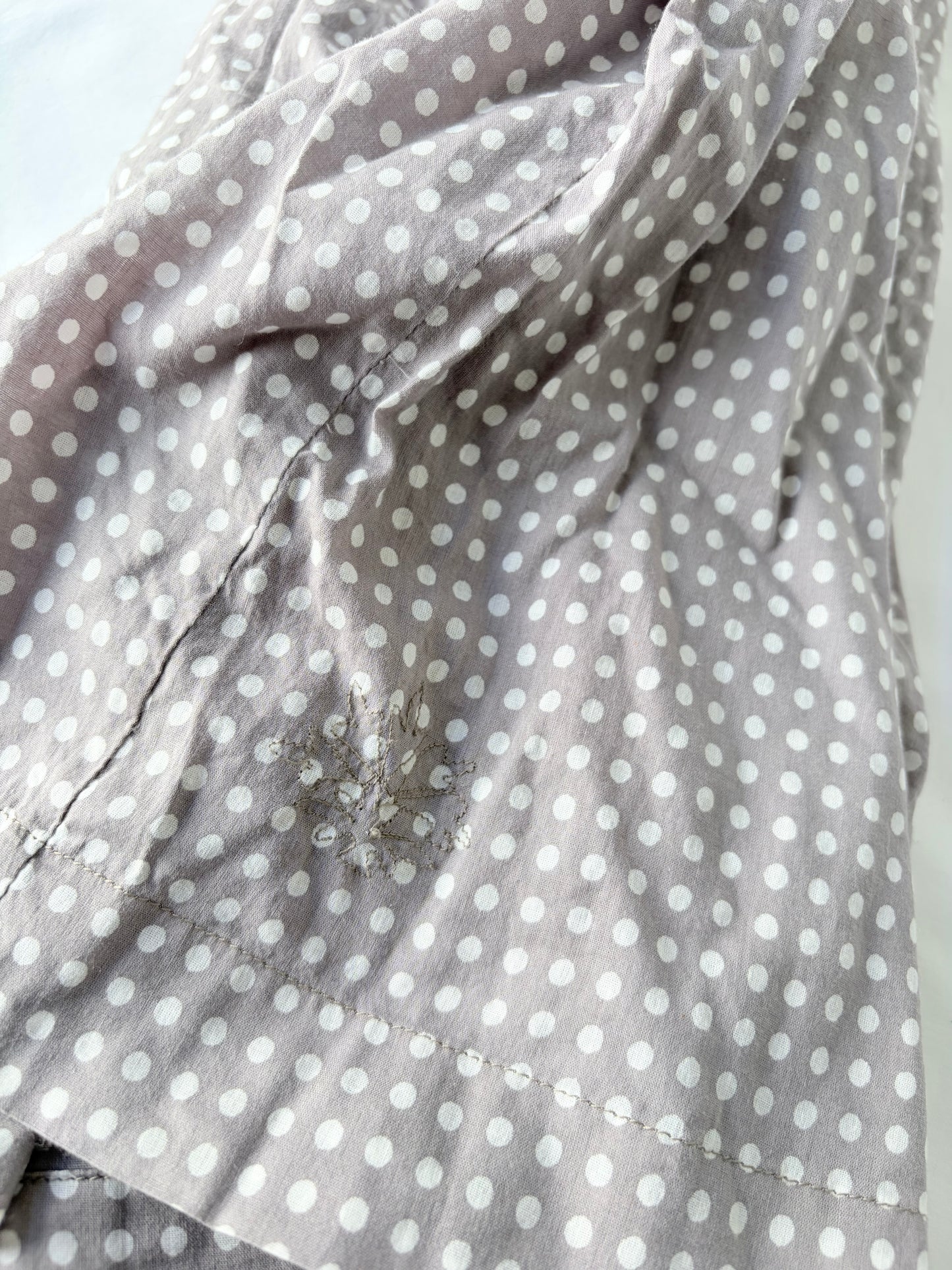 00’s Grey polka dot midi skirt | Size 12