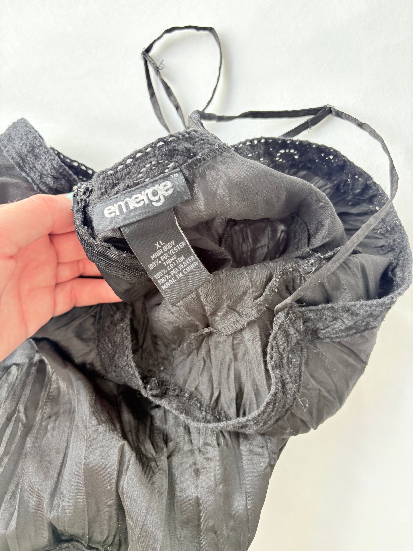 00’s Crochet black cami | Size XL