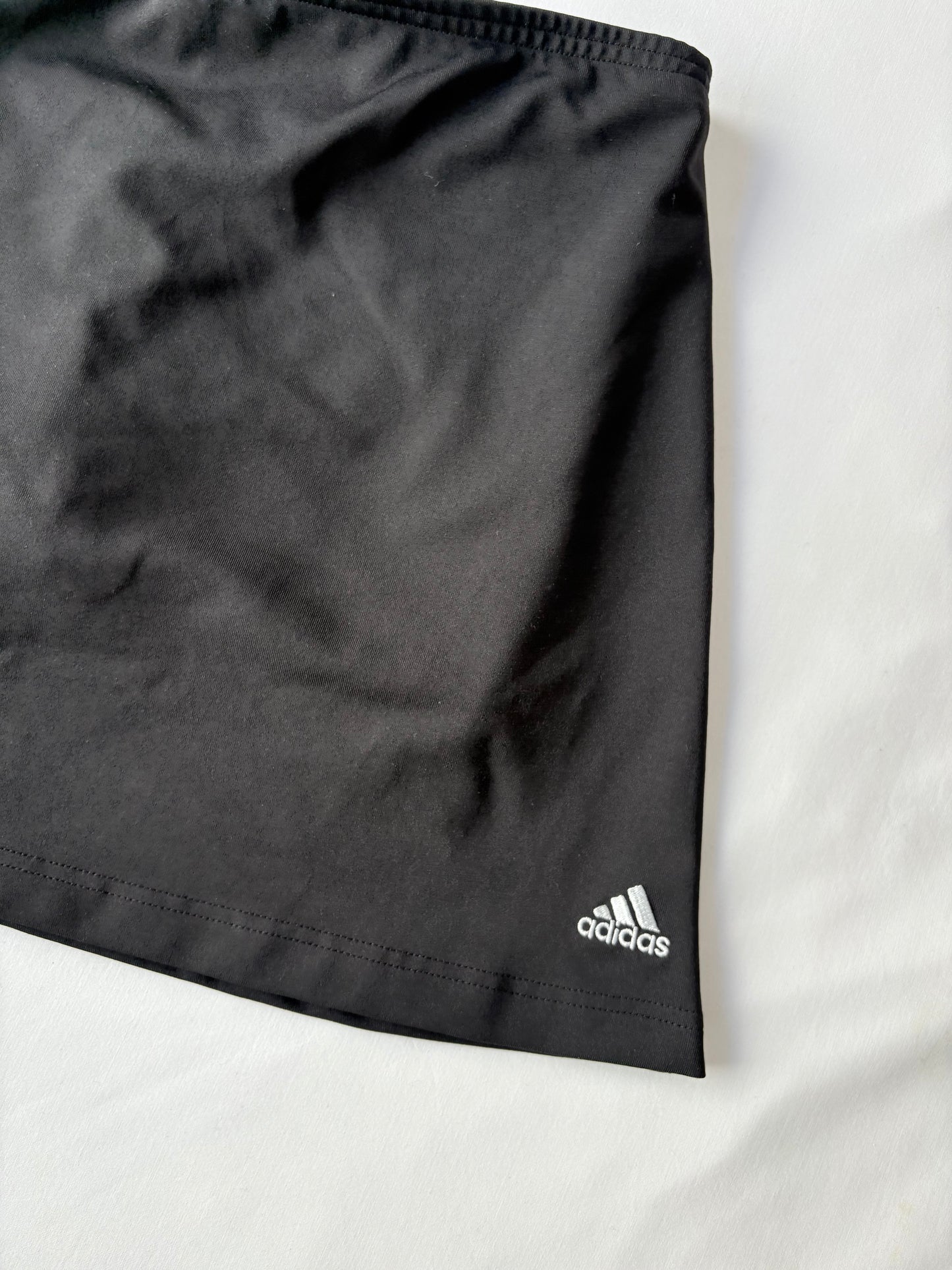 00’s Adidas black tennis skort | Size 14