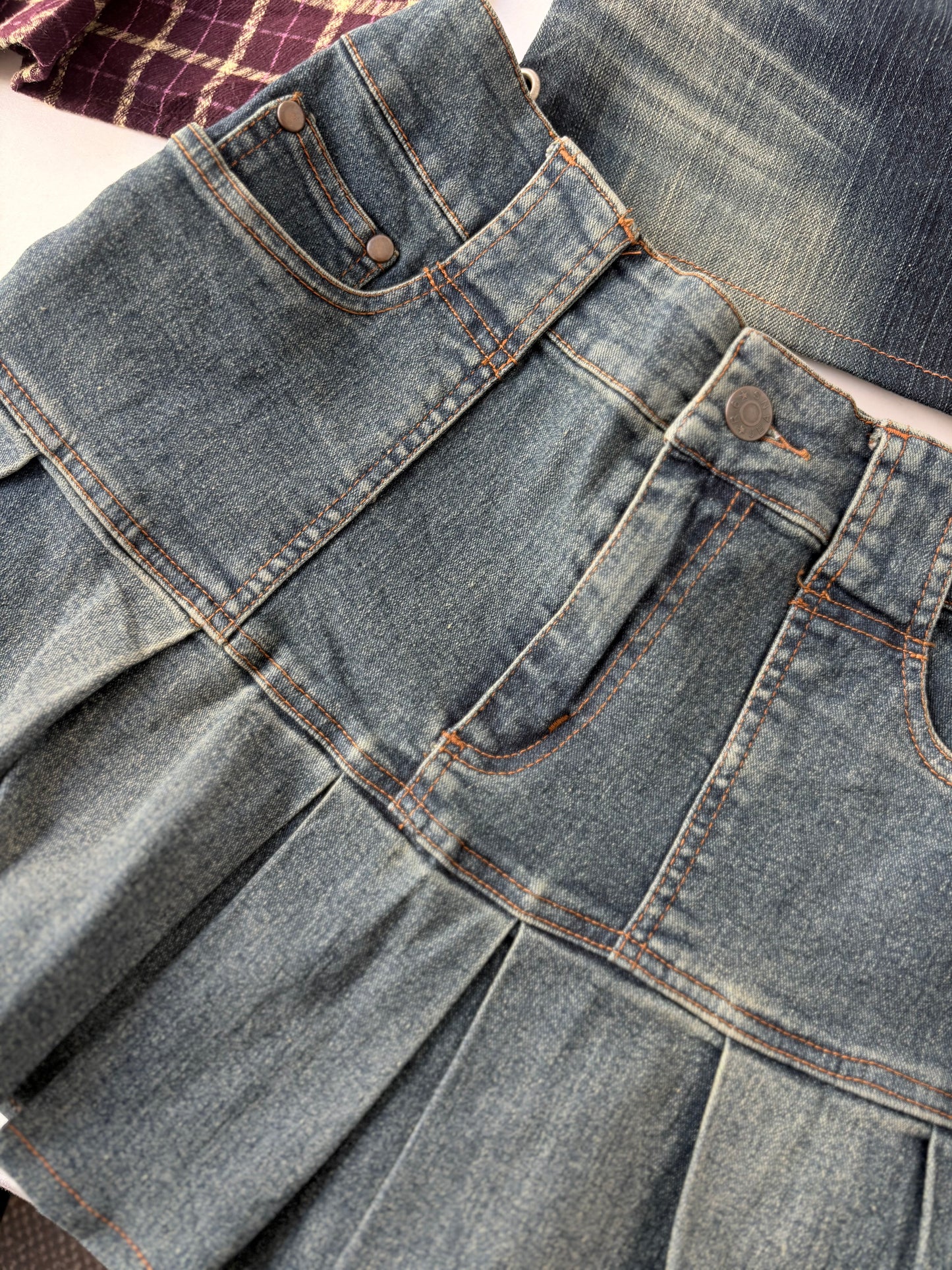 00’s Nagano pleated denim skirt | Size 10