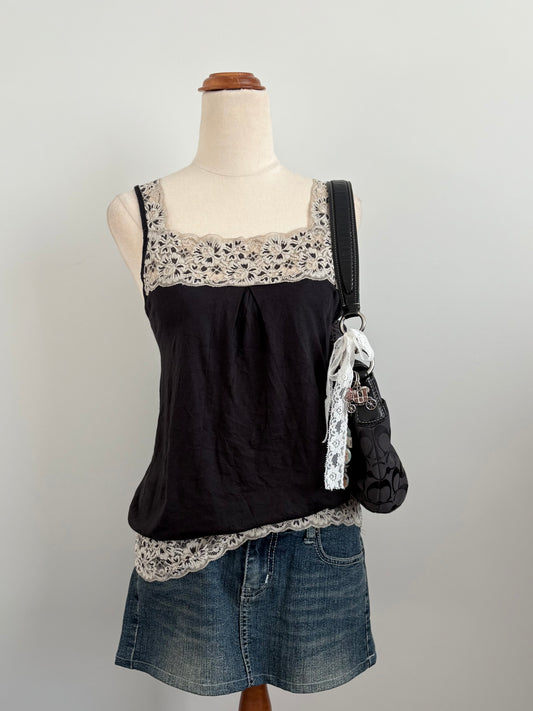 00’s Lace trim bubble tank | Size small
