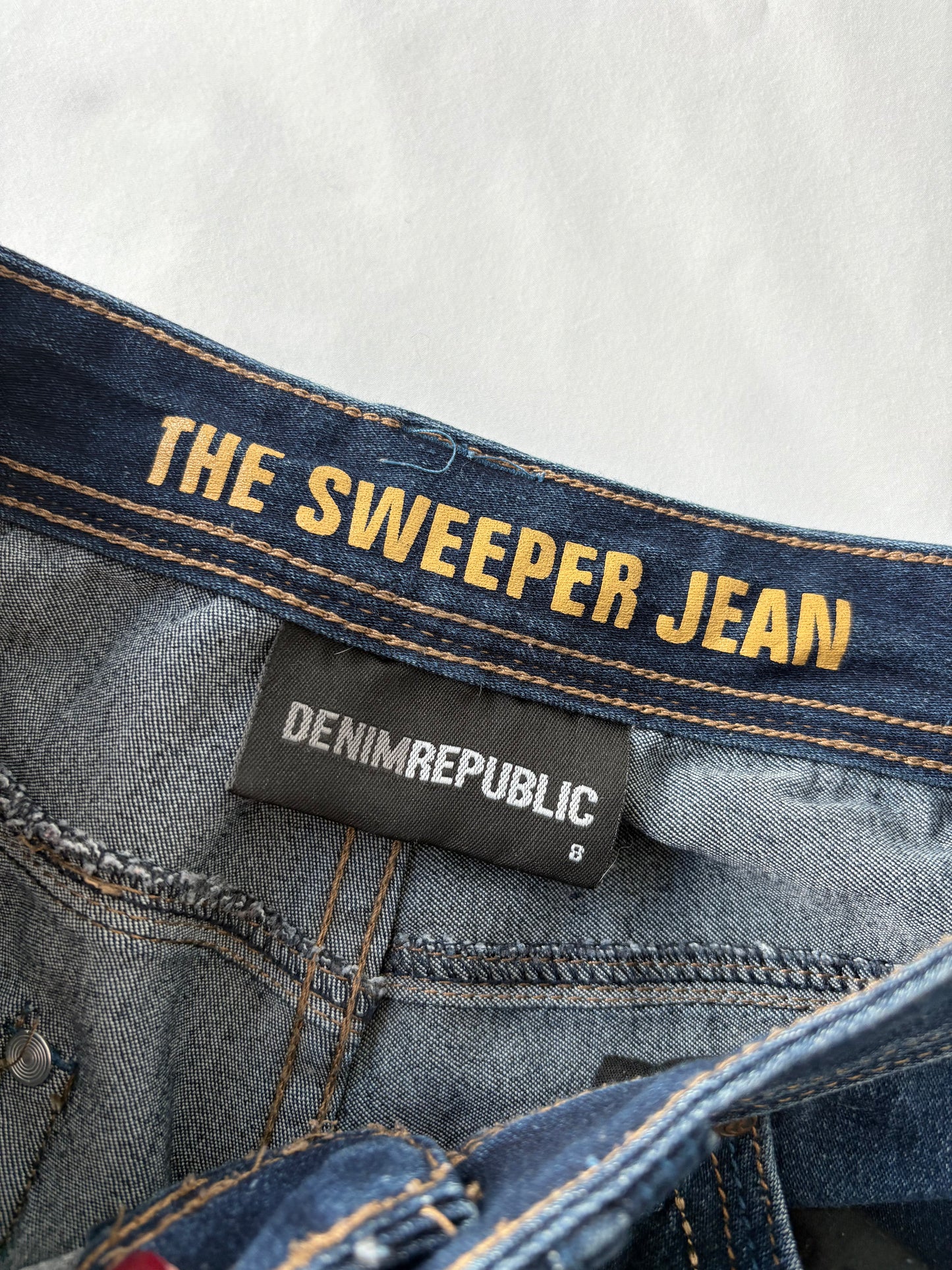 00’s Bootcut sweeper low rise jeans | Size 8