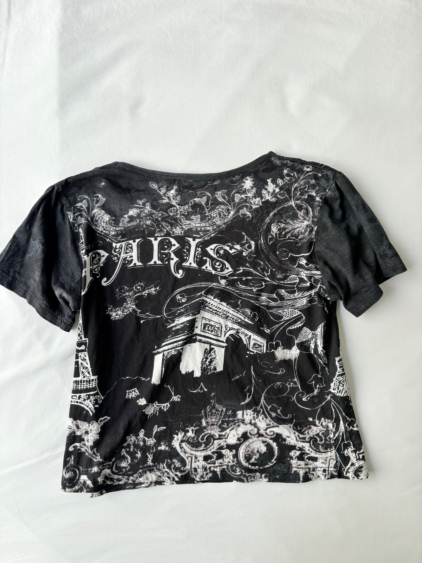 00’s Paris graphic tee | Size medium