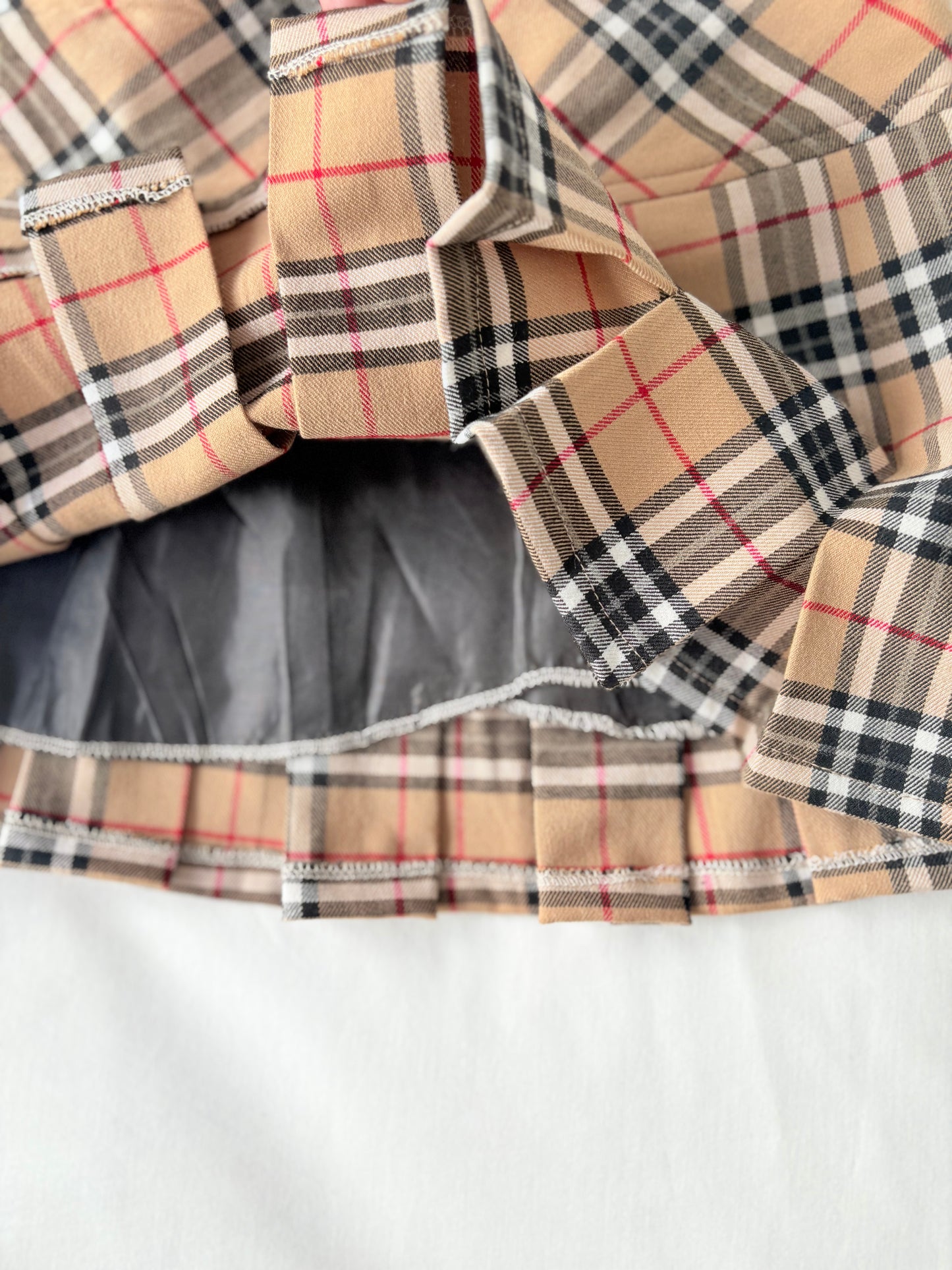 00’s Tan plaid pleated mini skirt | Size 8