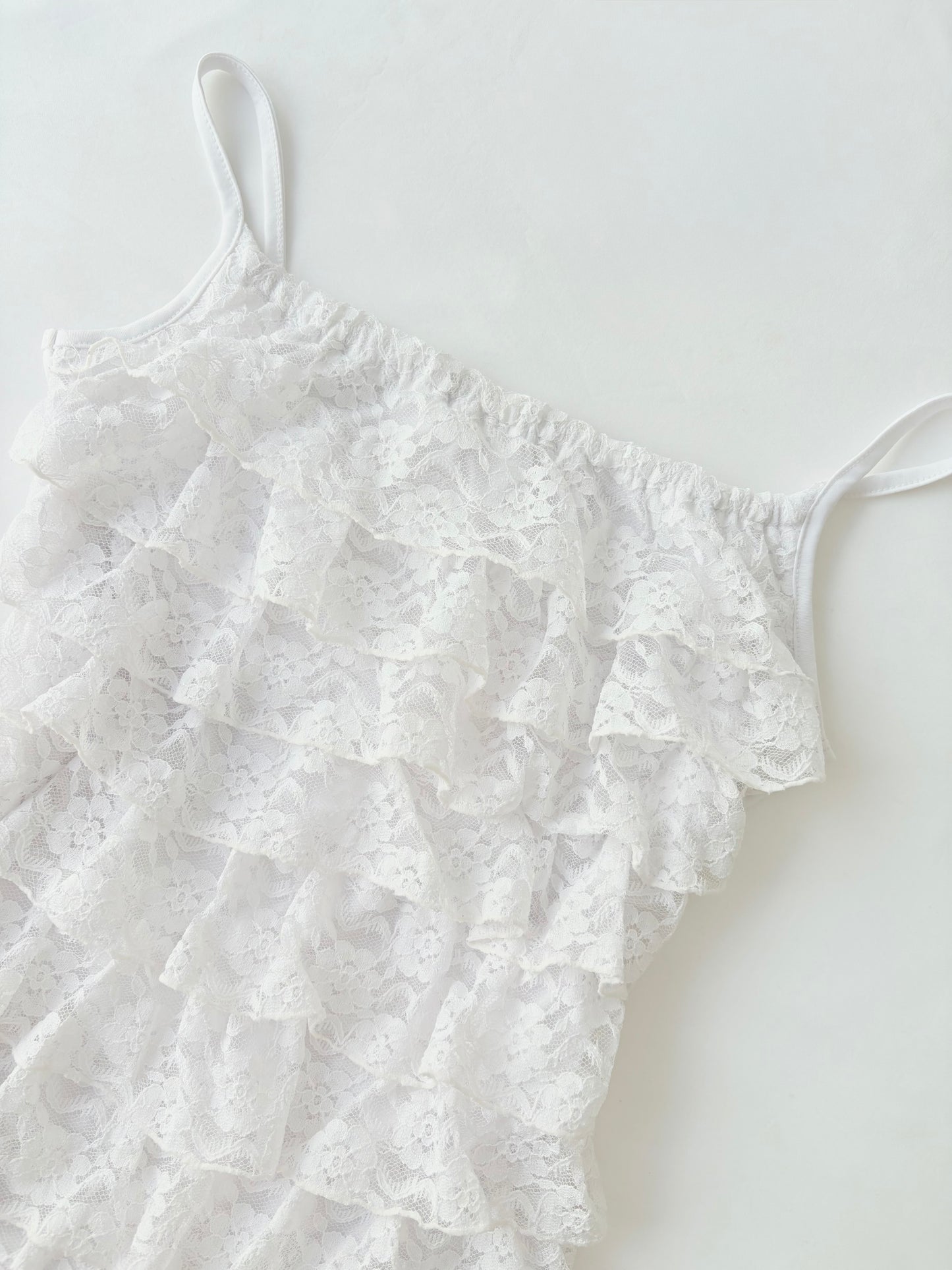 00’s White lace ruffle cami | Size 10
