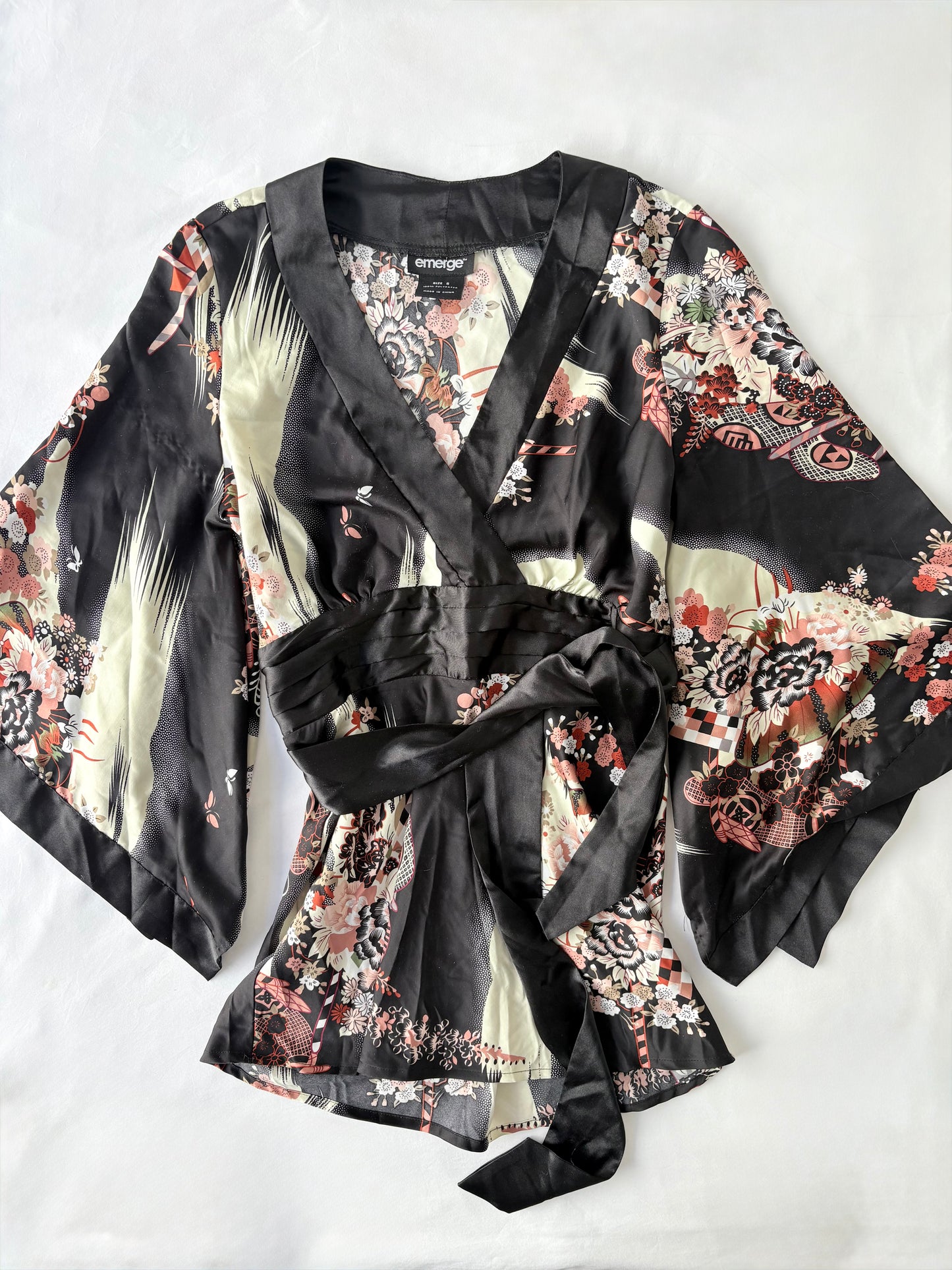 00’s Japanese blossom flared top | Size small