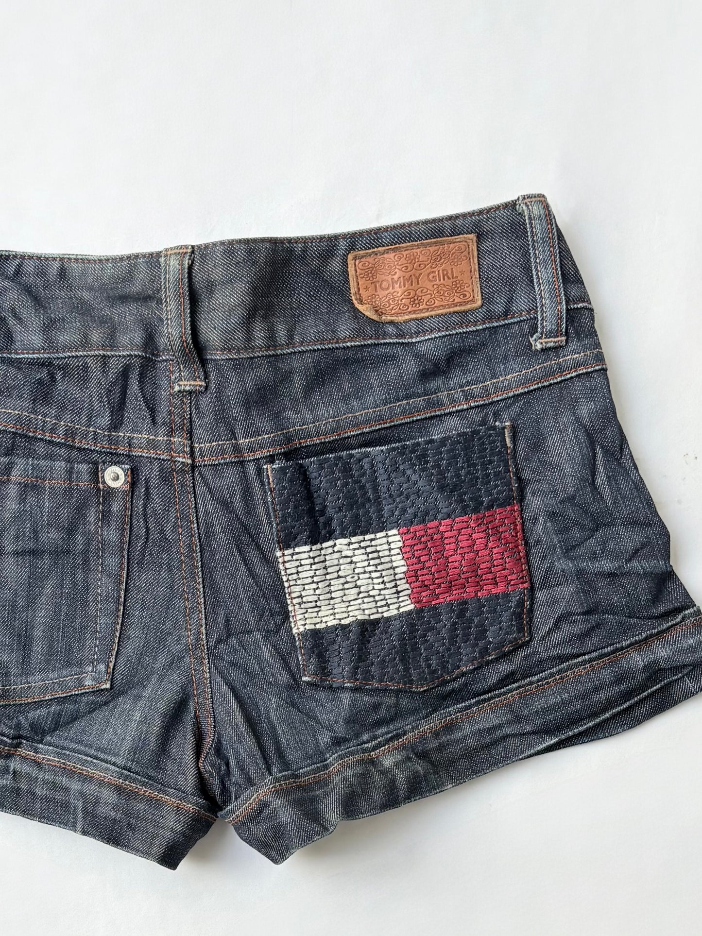 00’s Tommy Hilfiger low rise denim shorts | Size 8