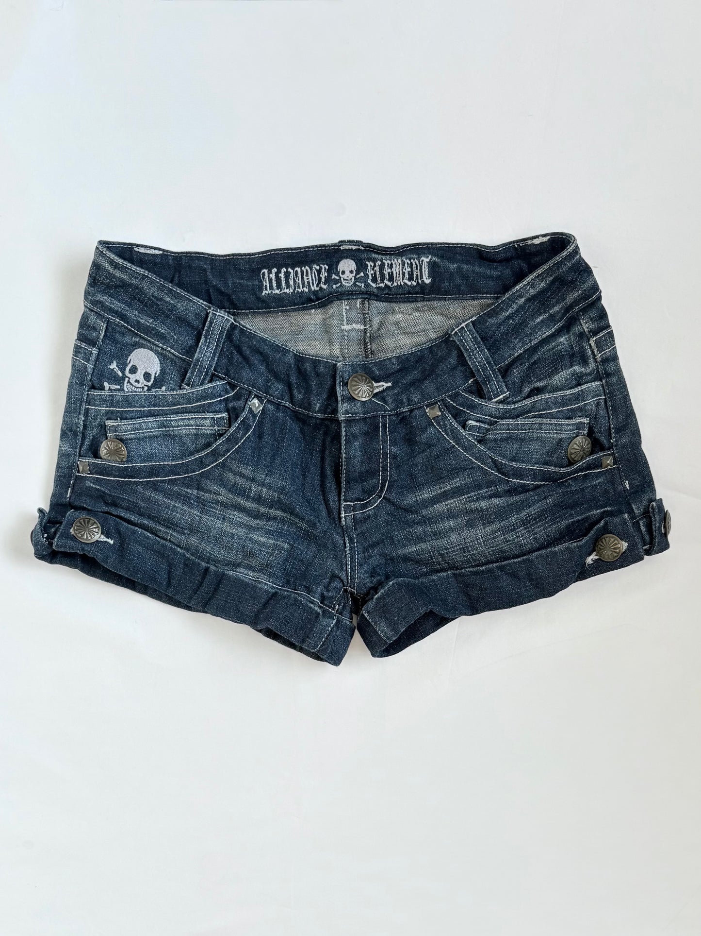 00’s Skull embroidered denim shorts | Size 10