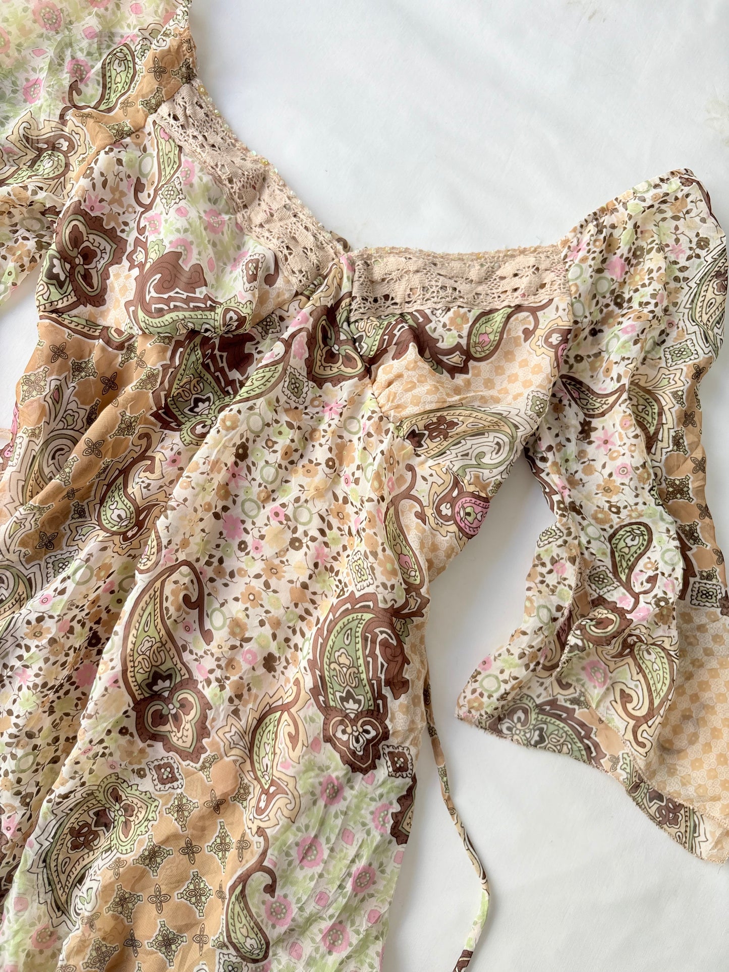 00’s No Boundaries paisley tie top | Size 8-10