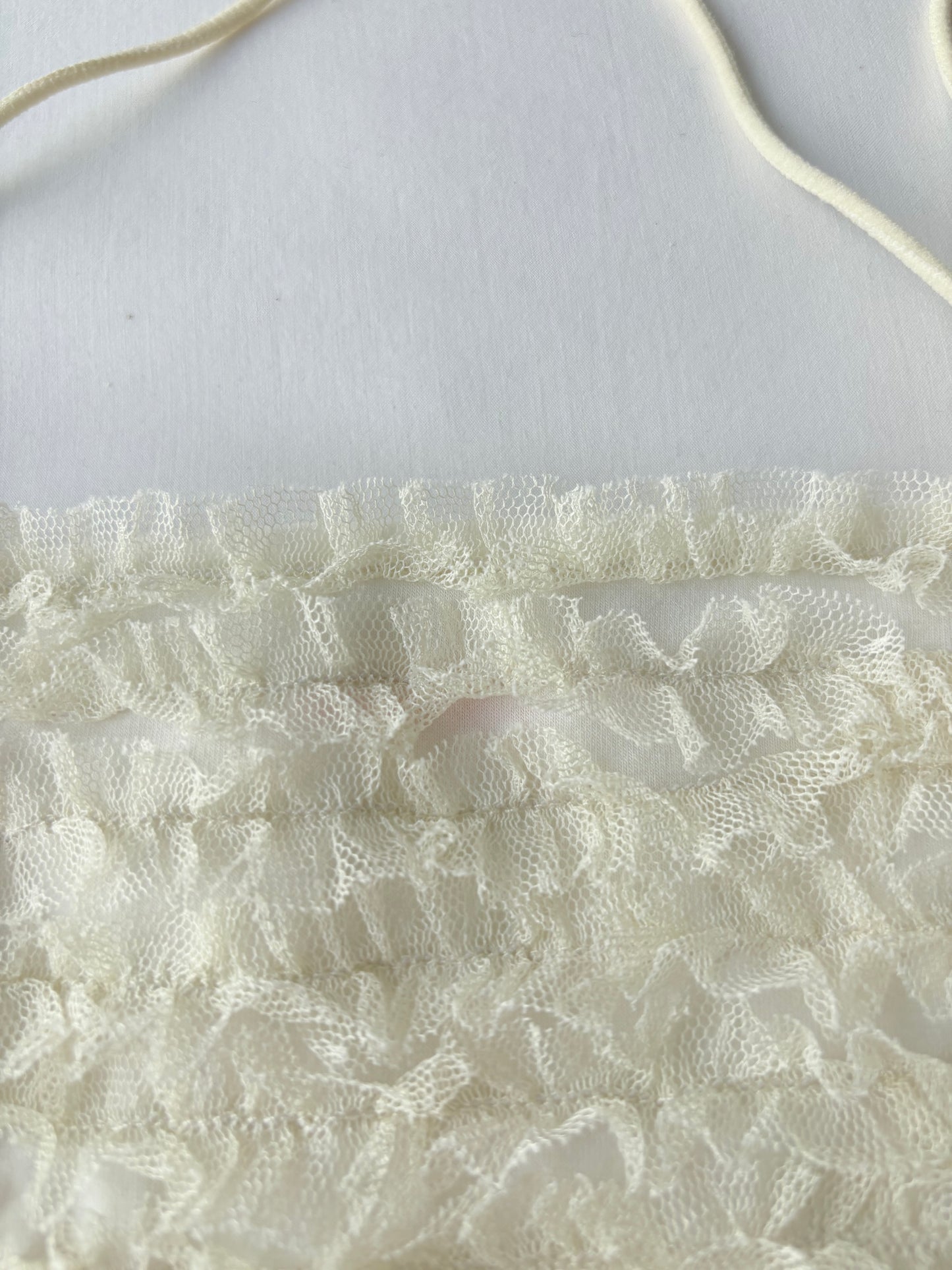 00’s Cream ruffle halter cami | Size 8-10