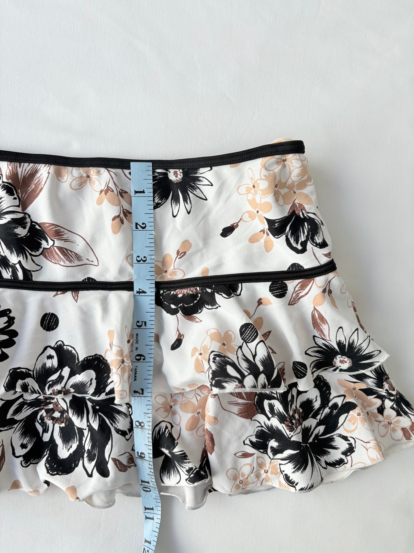 00’s Tiered floral mini skirt | Size 8