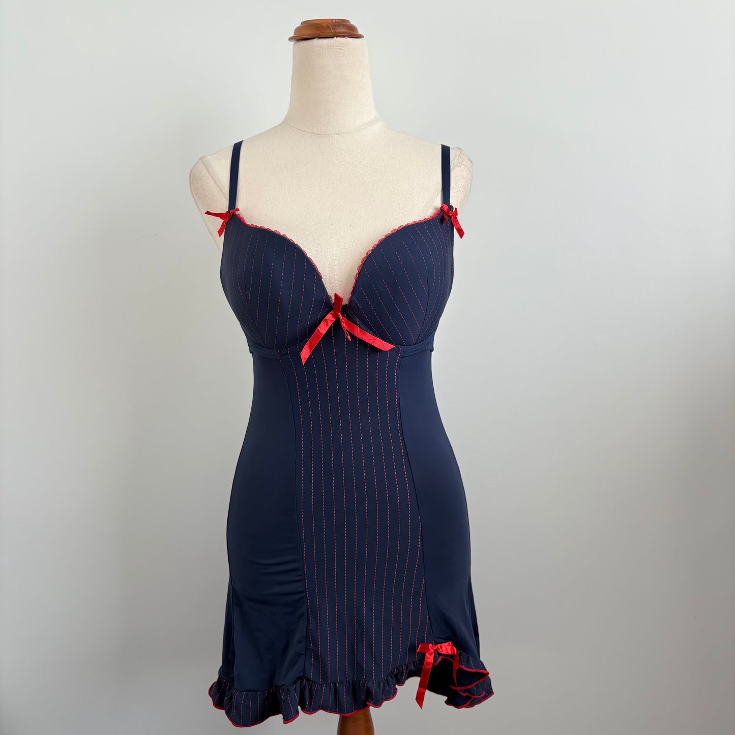 00’s Navy pinstripe bodycon dress | Size 8