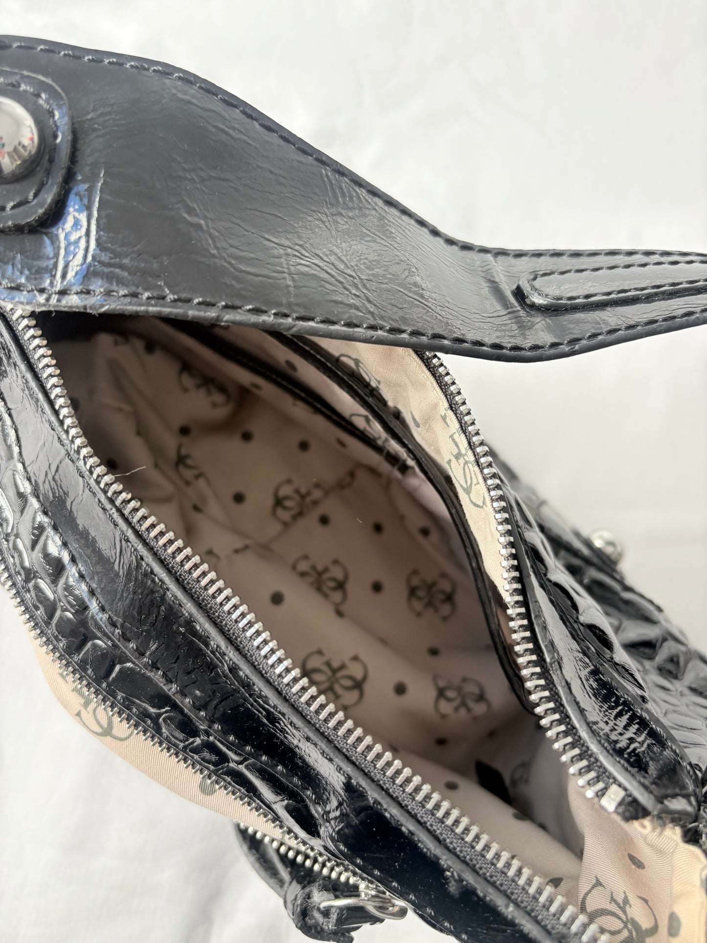 00’s Guess glossy croc shoulder bag