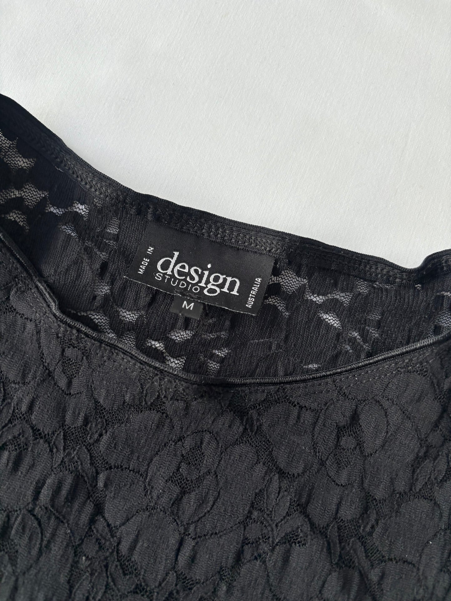 00’s Design black lace tank | Size medium