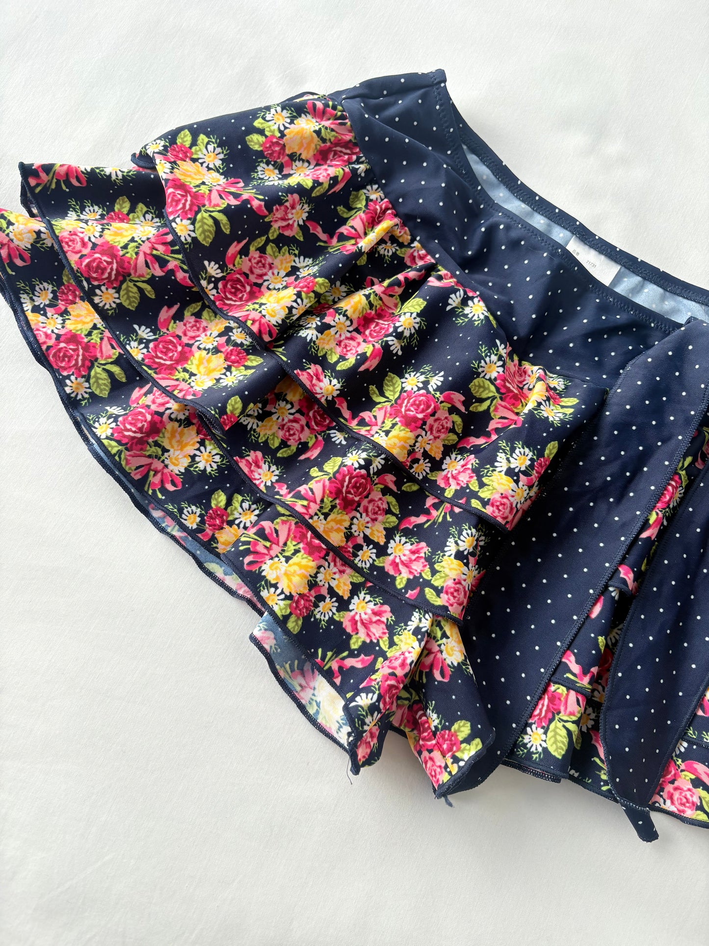 00’s Floral ruffle shorts | Size 6-8