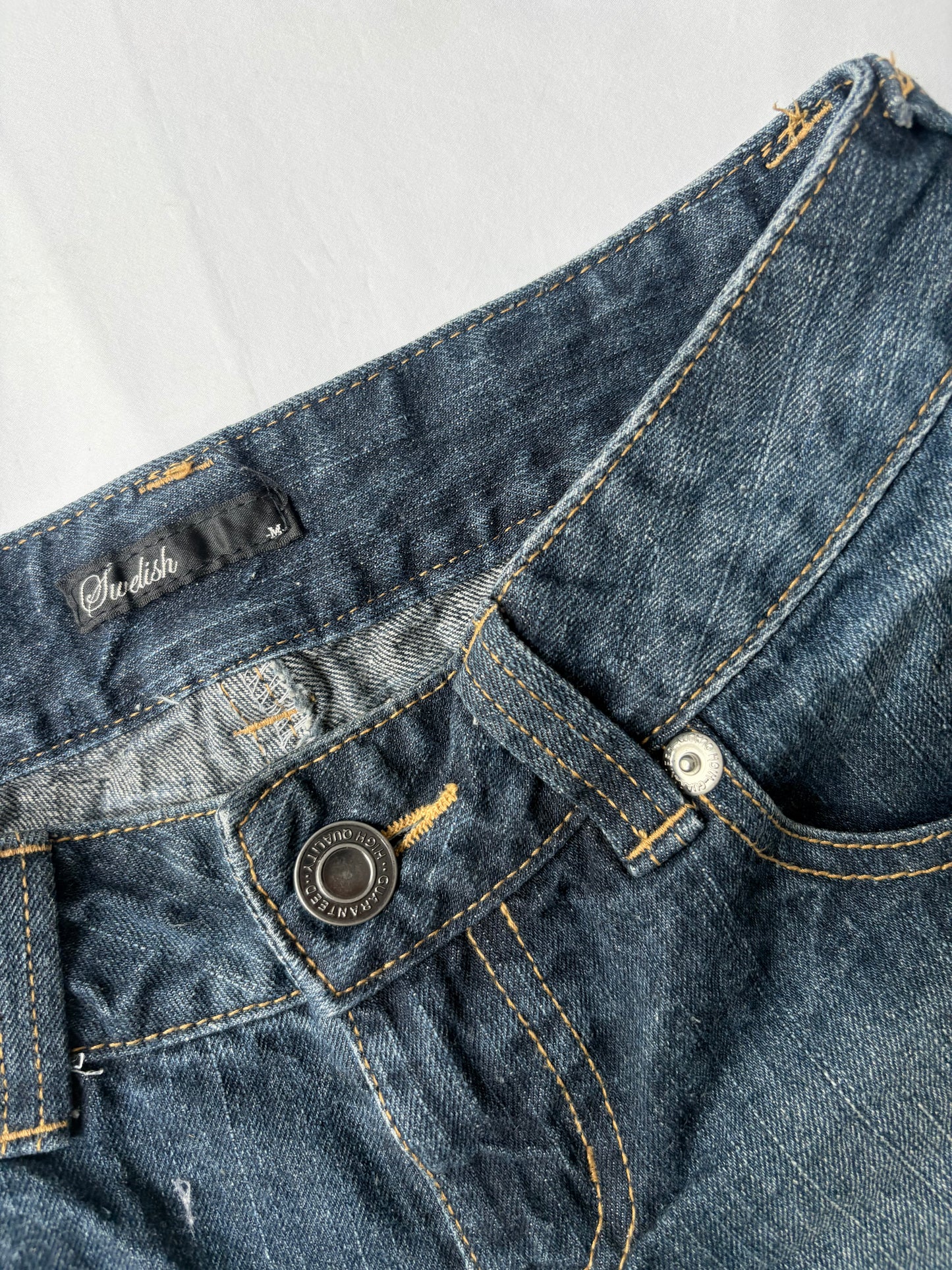 00’s Swelish low rise denim shorts | Size 8