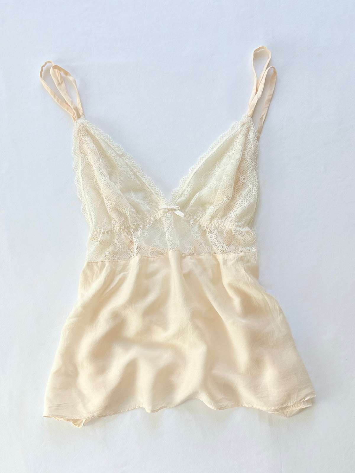 00’s Victoria’s Secret cream lace cami | Size XS
