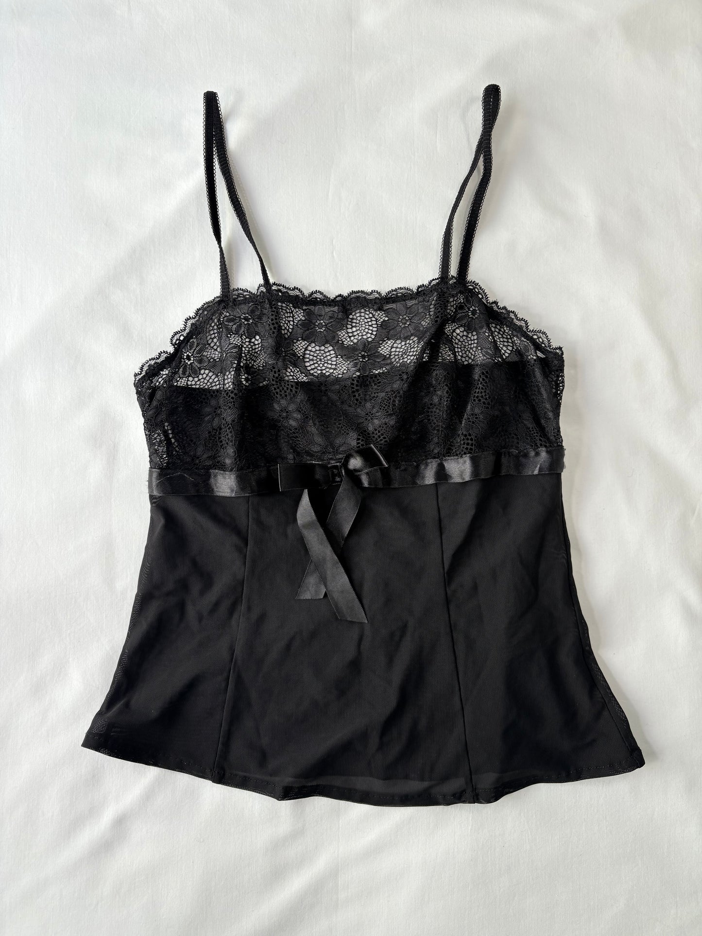 00’s Black lace ribbon cami | Size 6