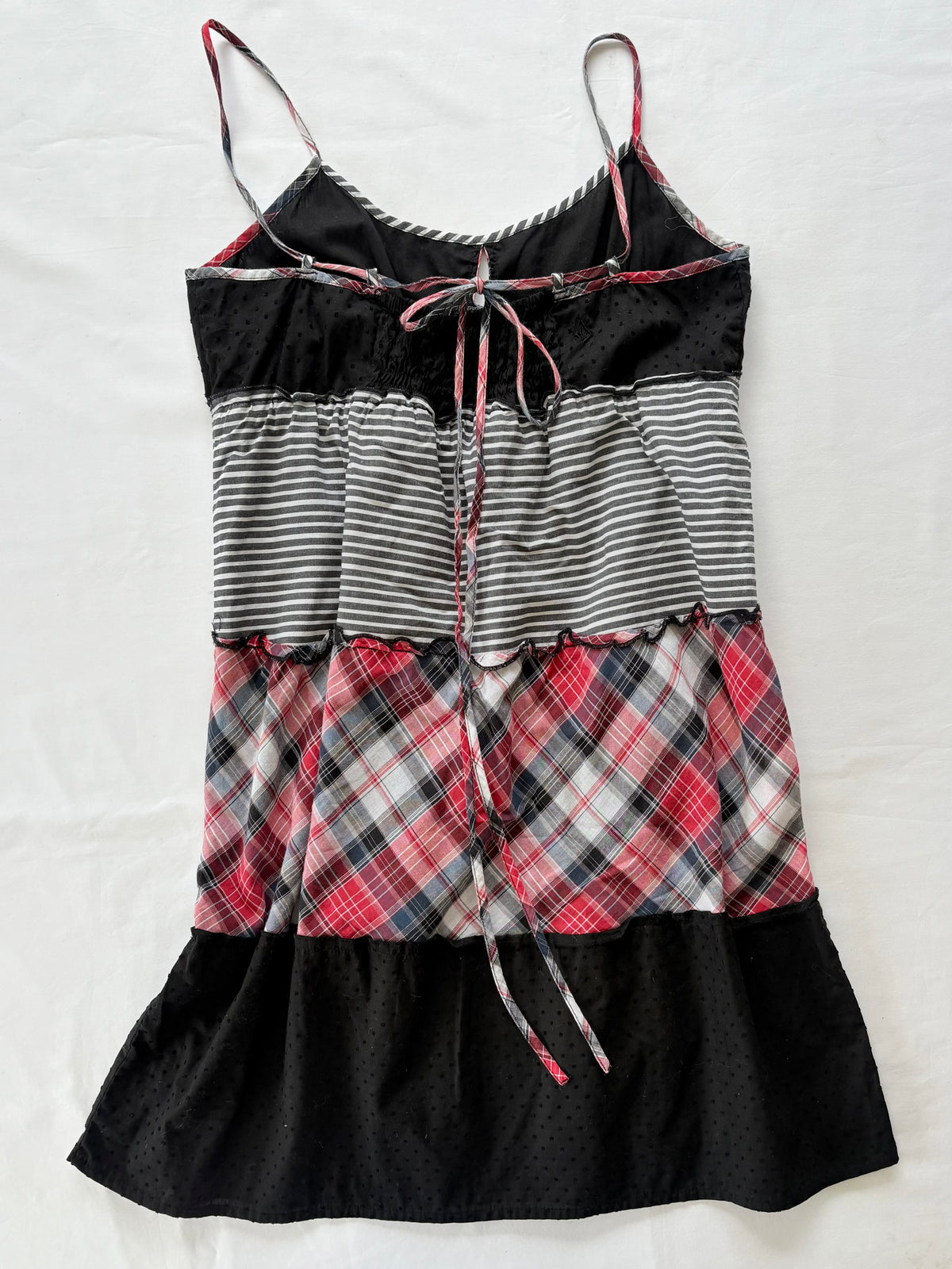 00’s Volcom tiered mini dress | Size 8-10