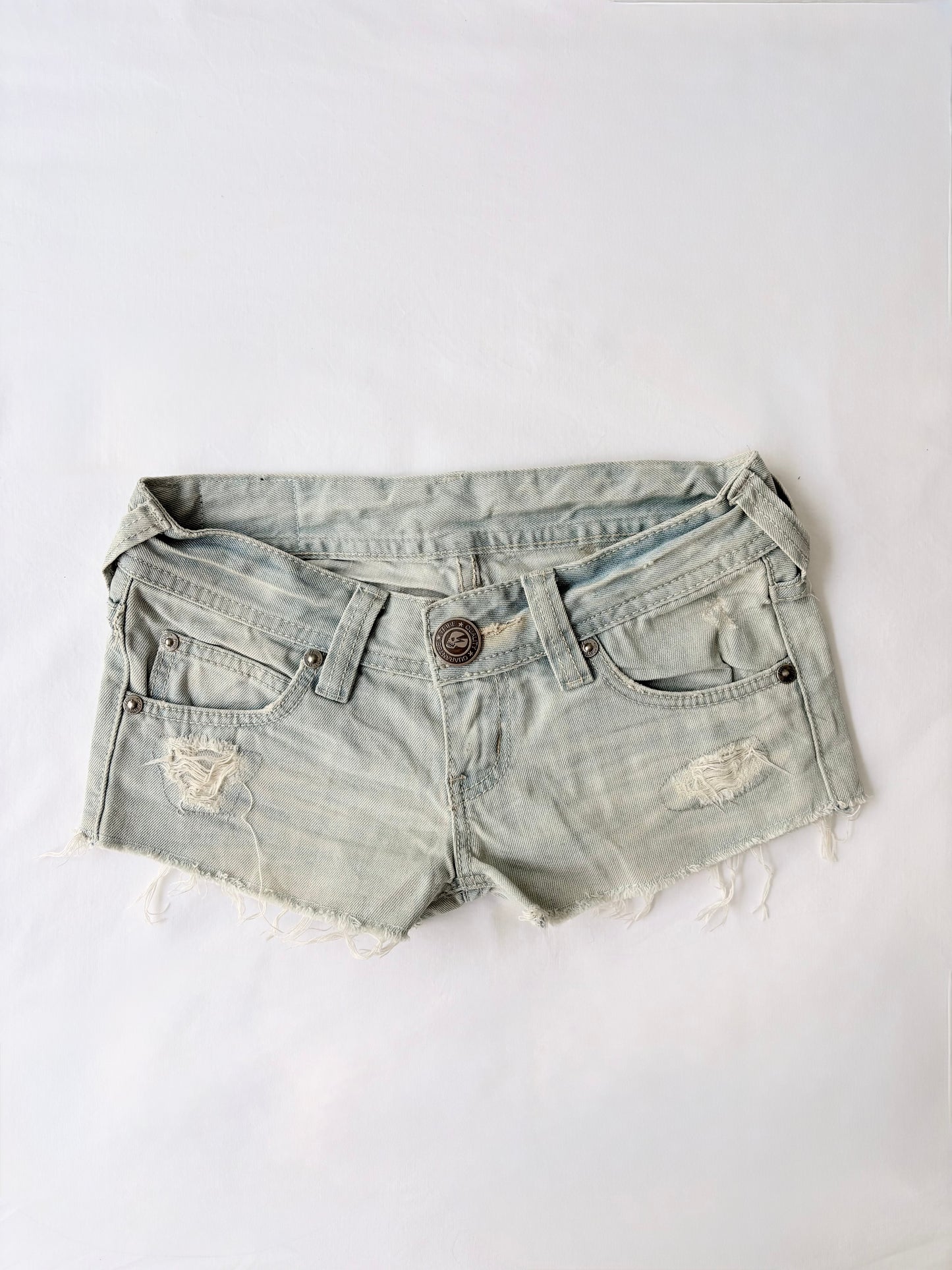 00’s Low rise denim light wash shorts | Size 8