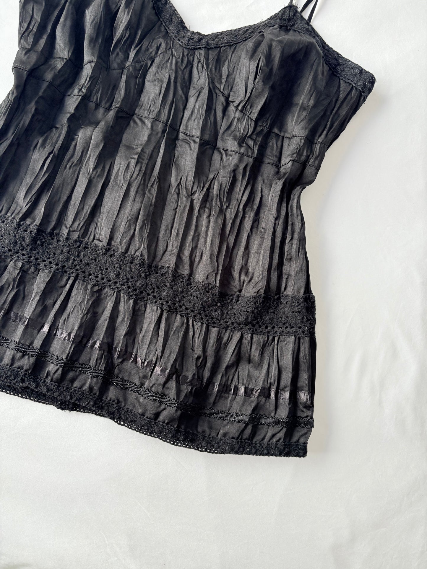 00’s Crochet black cami | Size XL