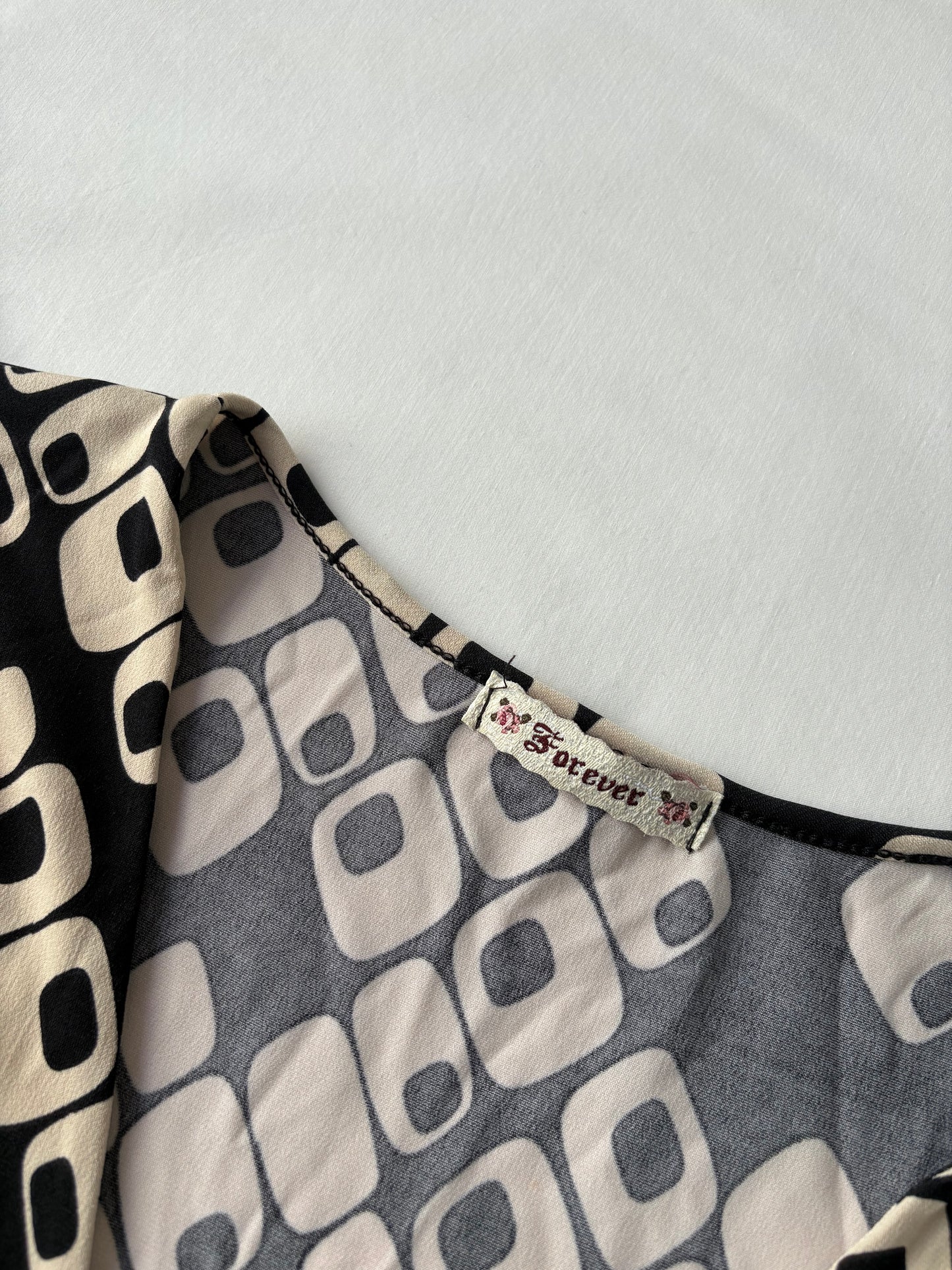 00’s Forever 21 patterned top | Size medium