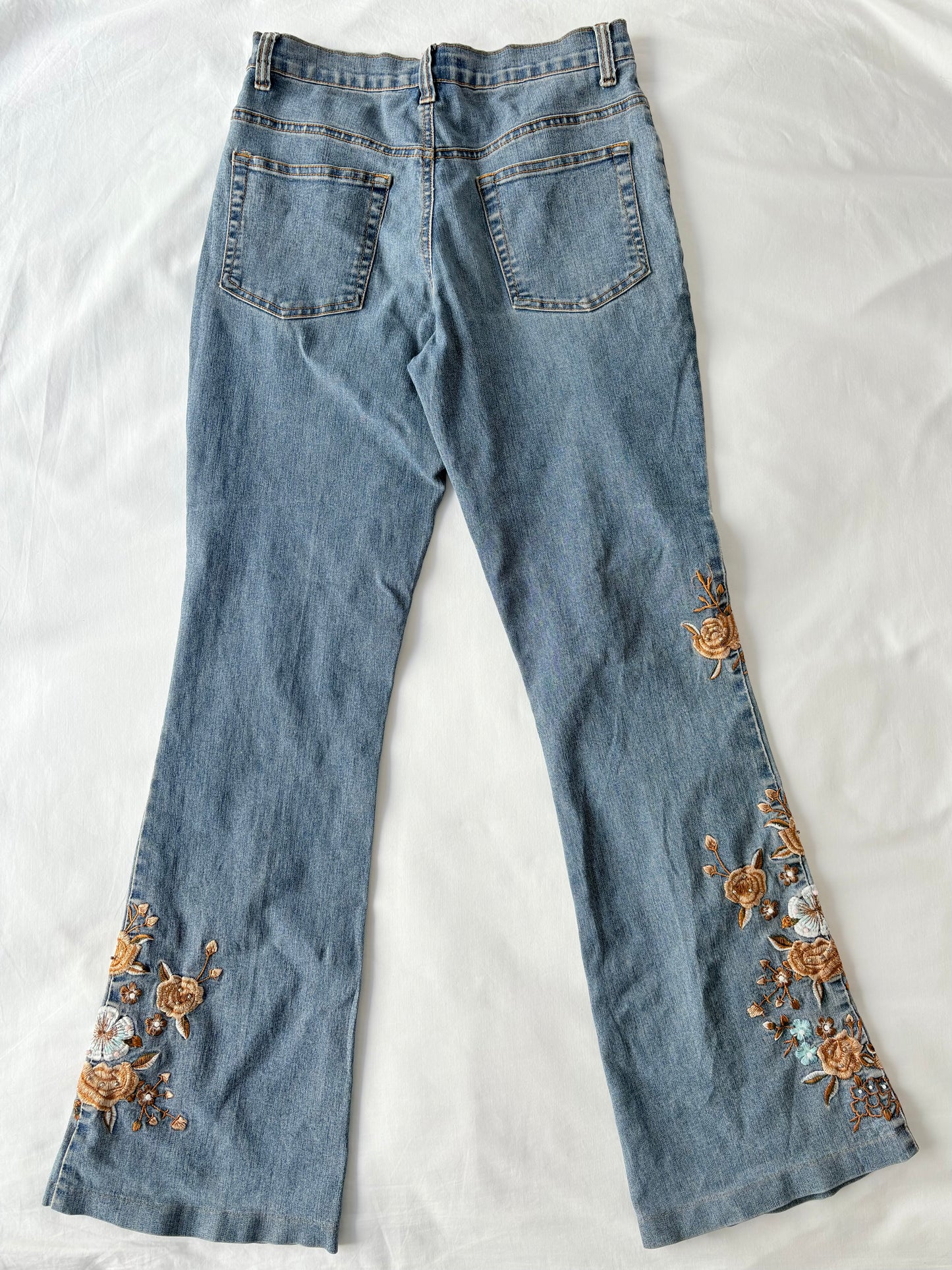 00’s Floral flared embroidered jeans | Size 8