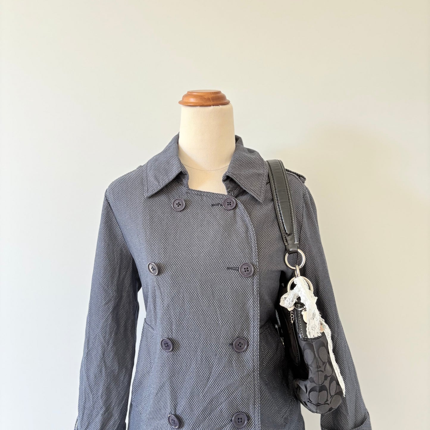 00’s Navy blue pea coat | Size medium