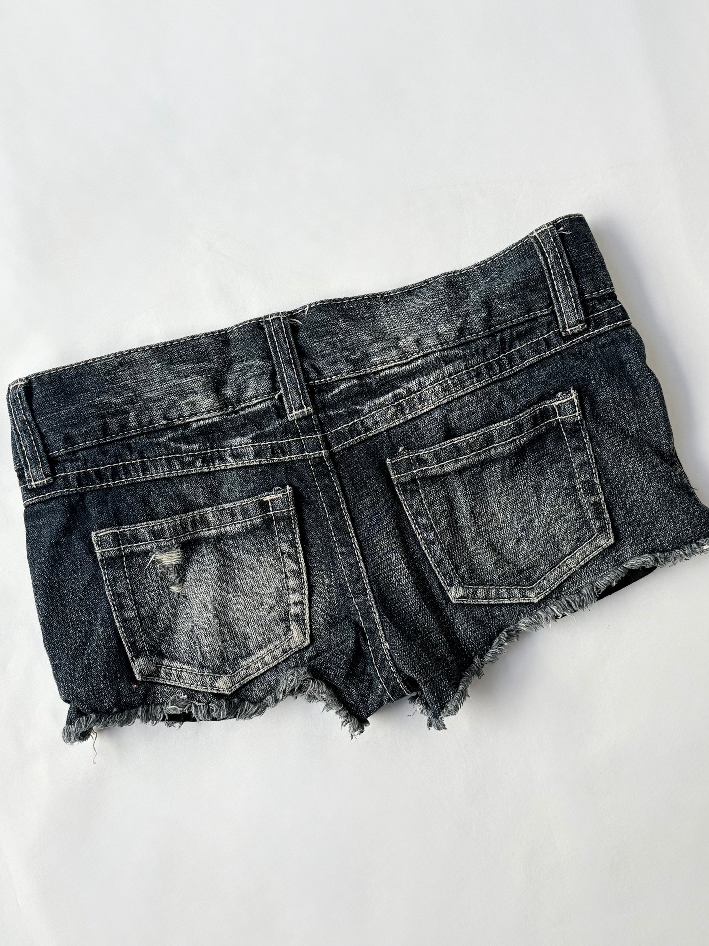 00’s BCBG distressed denim shorts | Size 10