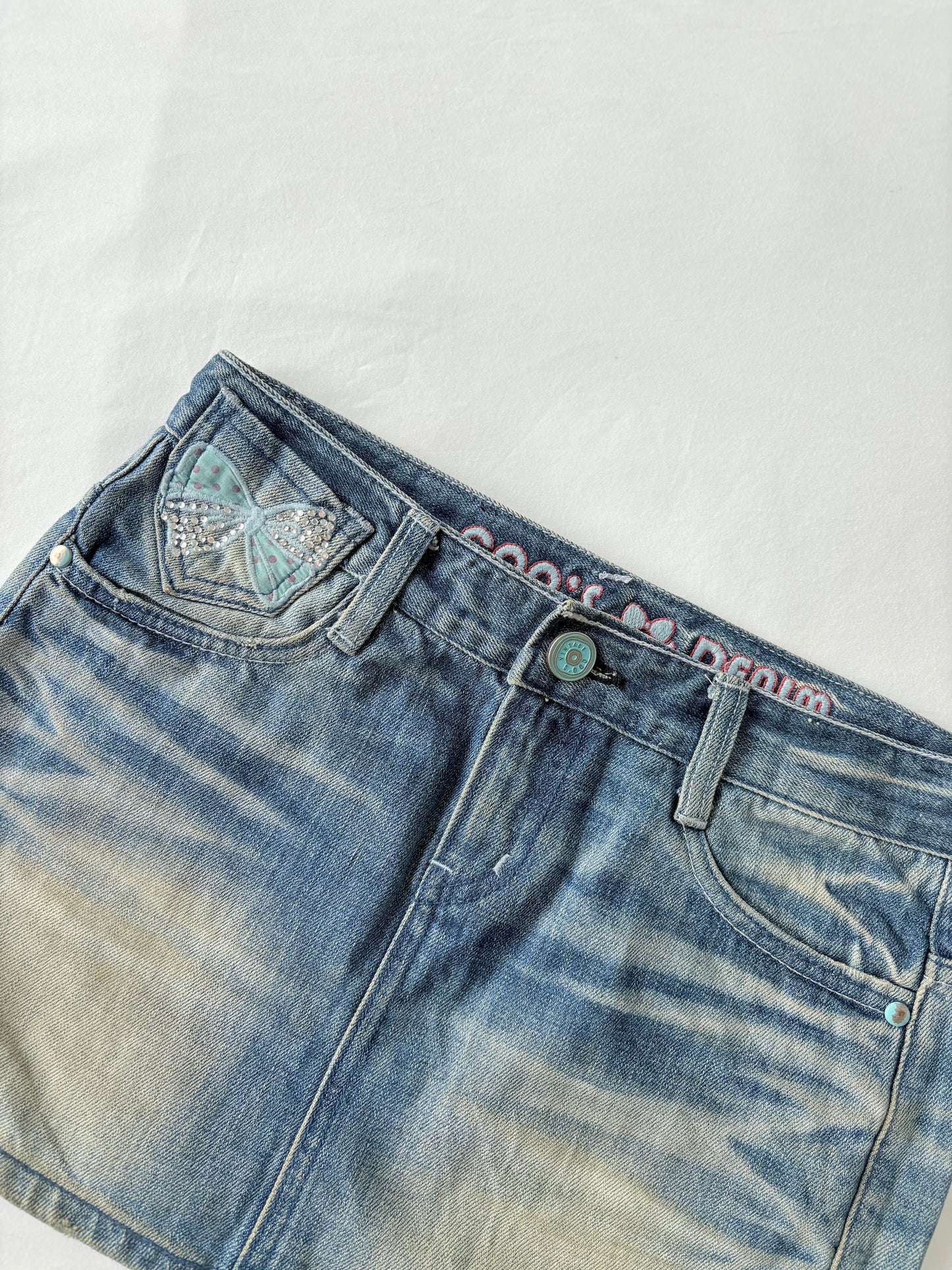 00’s Bow embroidered denim skirt | Size 8
