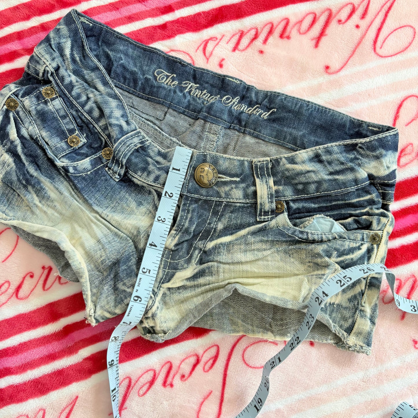 00’s UK studded low rise shorts | Size 10