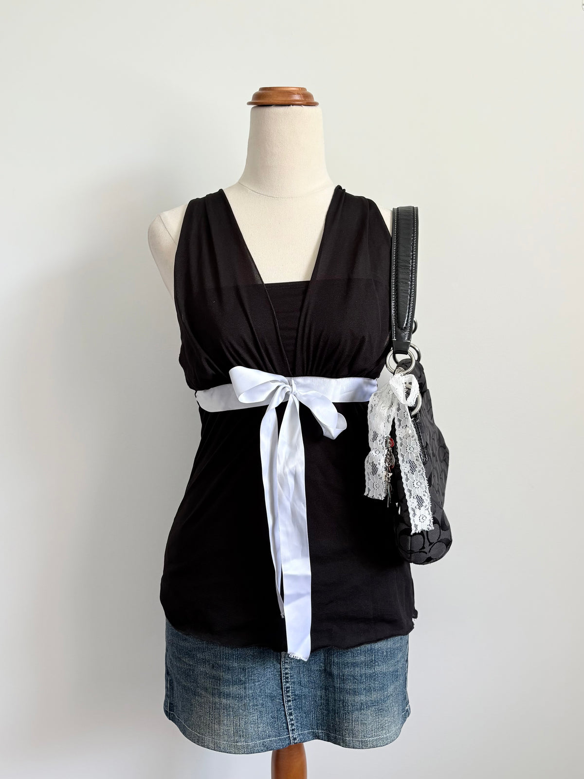 00’s Pagani halter ribbon top | Size 8