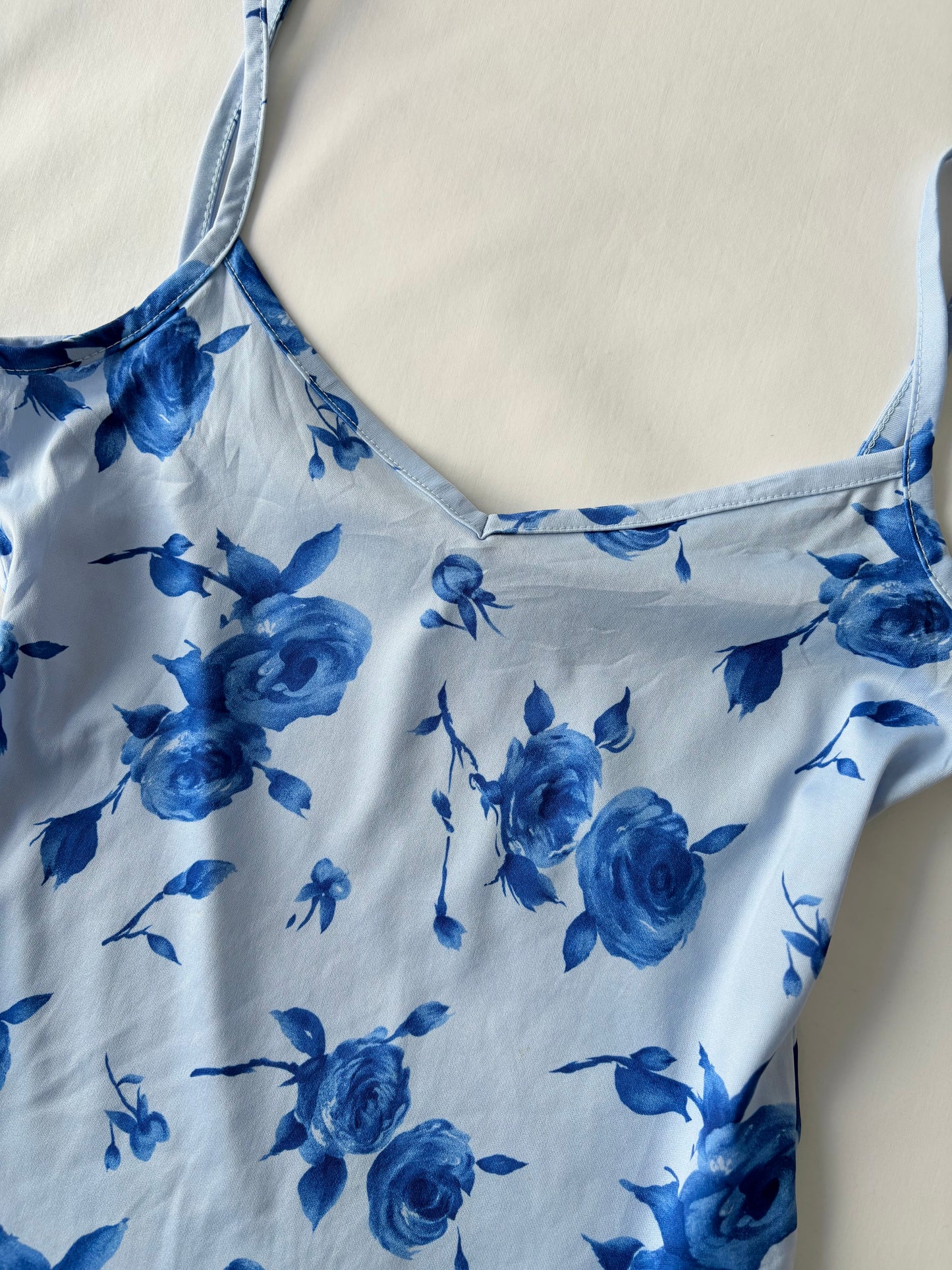 00’s Blue rose cami | Size 8