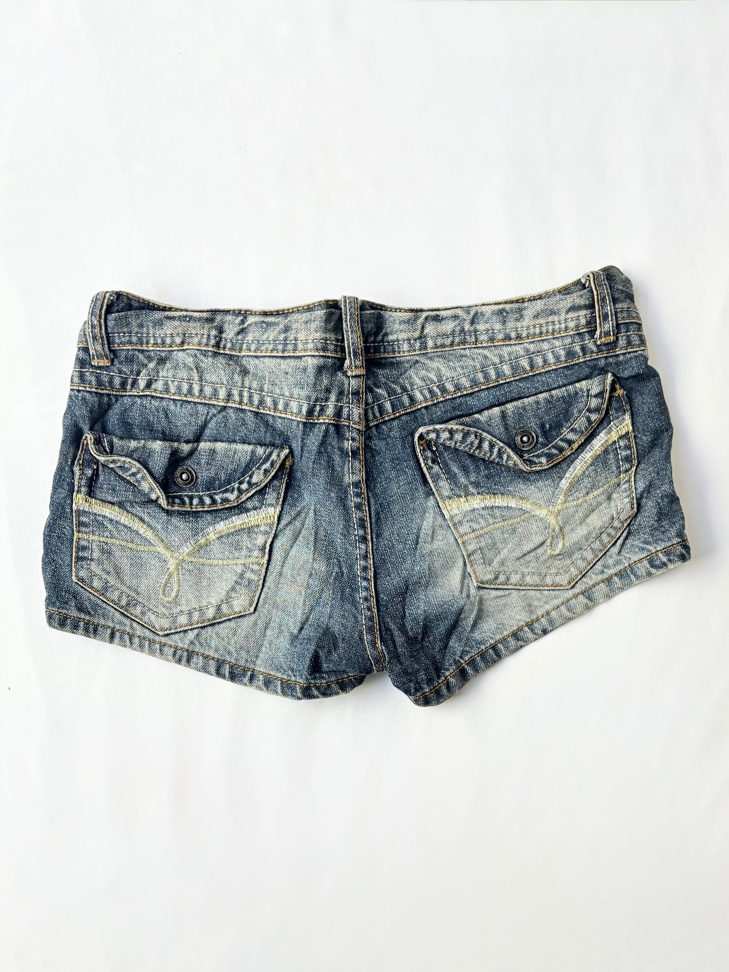 00’s Low rise embroidered Japanese shorts | Size 10
