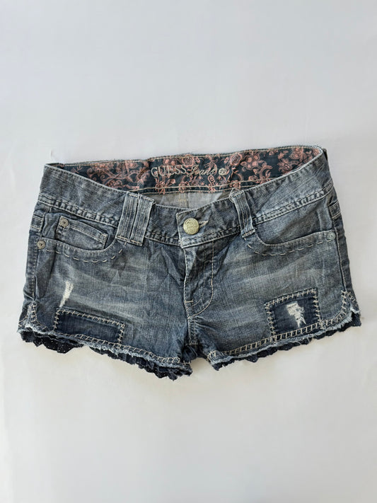 00’s Guess low rise denim shorts | Size 10