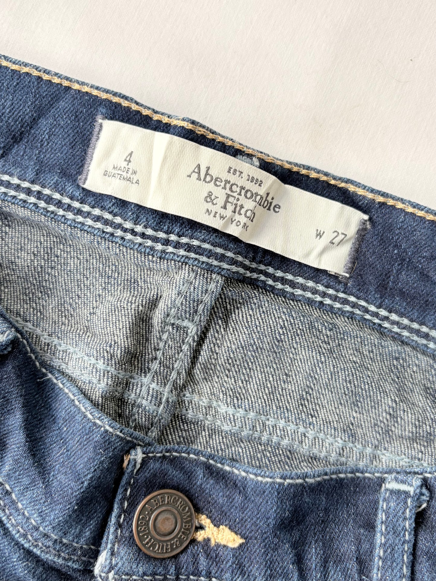 00’s Abercrombie dark wash shorts | Size 10