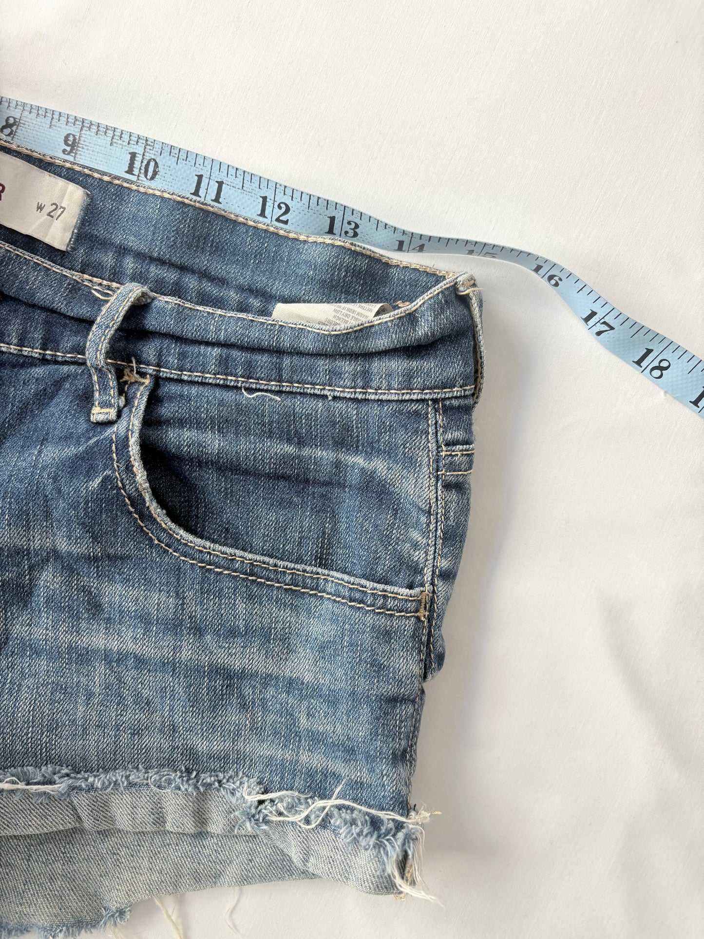 00’s Distressed Hollister shorts | Size 10